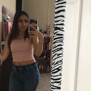 Meet your Posher, Nelly